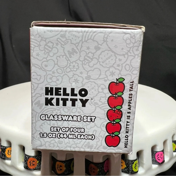 Sanrio Hello Kitty Halloween Glass Shot Glasses - Set Of 4 - Cat,Pumpkin,Witch - Picture 4 of 11